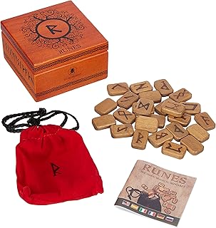 Lo Scarabeo Deluxe Wooden Runes: 25 wooden runes in wooden box